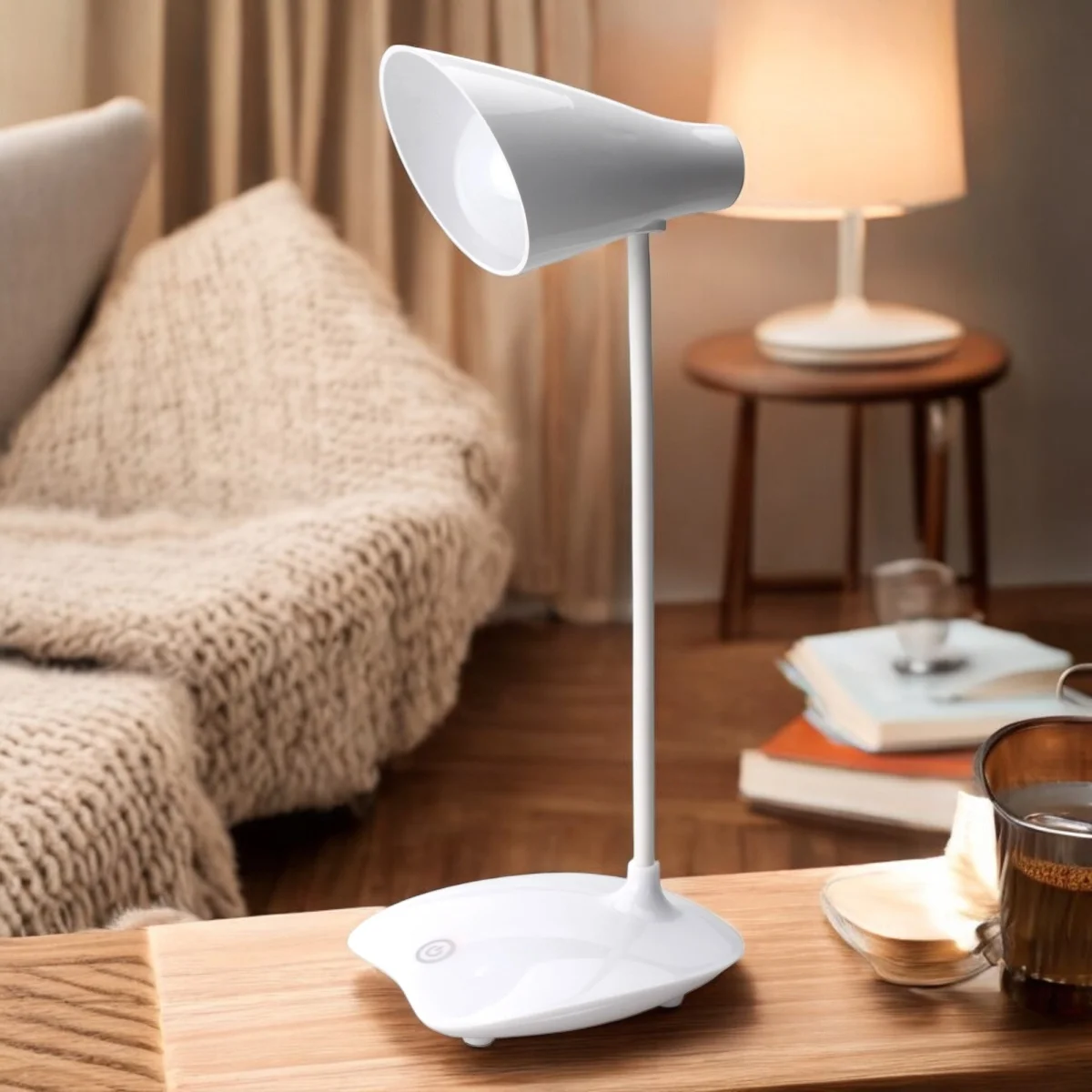 AVEC AV-7222 USB ŞARJLI MASA LAMBASI